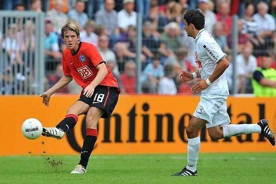 开云体育-柏林赫塔赢得激动人心的比赛，球迷欢欣鼓舞(柏林赫塔最新消息)