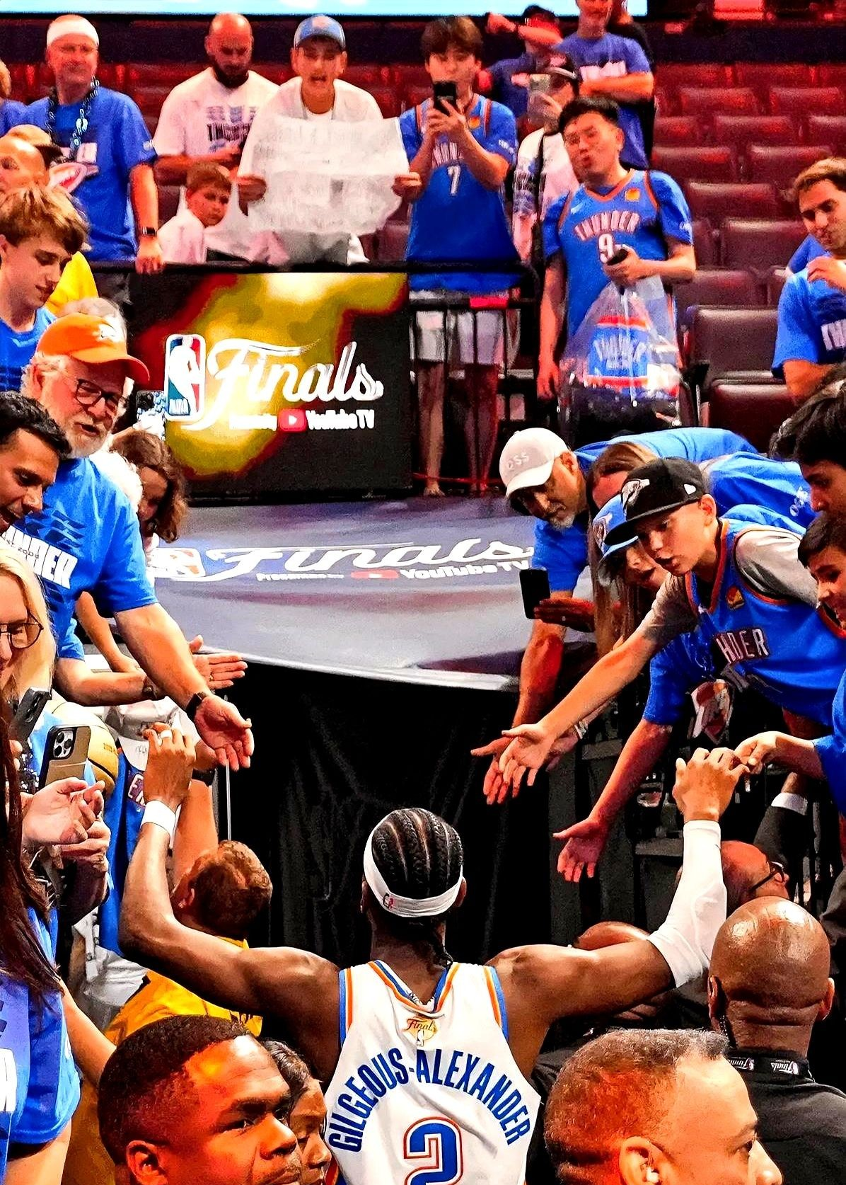 雷霆惨败不敌骑士，骑士晋级季后赛